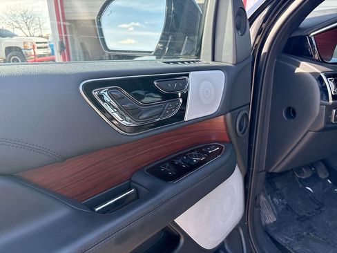 Used 2023 Lincoln Navigator L Reserve AWD/4WD image 18