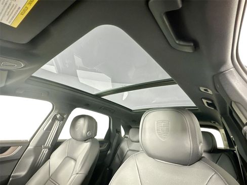 Used 2026 Porsche Cayenne AWD/4WD image 34