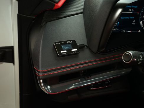 Used 2020 Chevrolet Corvette Stingray Preferred Cpe w/ 2LT Preferred Equipment Group RWD image 27