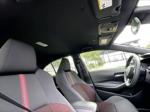 Used 2024 Toyota Corolla SE image 13