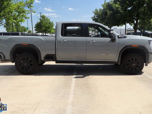 Used 2025 GMC Sierra 2500 AT4 w/ AT4 Premium Plus Package AWD/4WD image 2