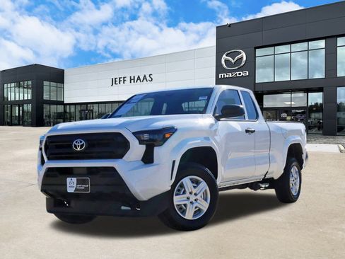 Used 2025 Toyota Tacoma SR image 1