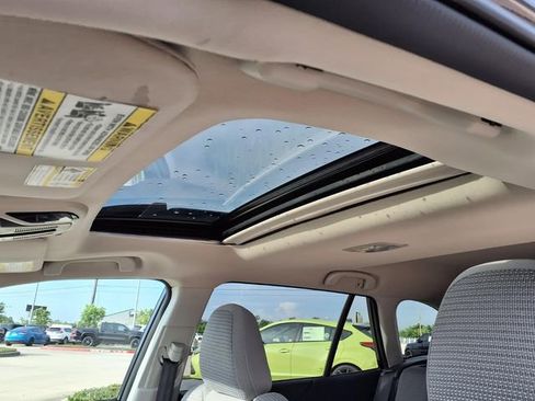 Certified 2025 Subaru Outback Premium AWD/4WD image 6