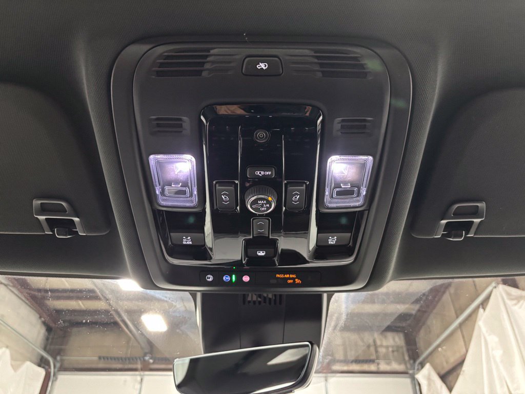Used 2026 GMC Yukon XL AT4 w/ AT4 Premium Package AWD/4WD image 41