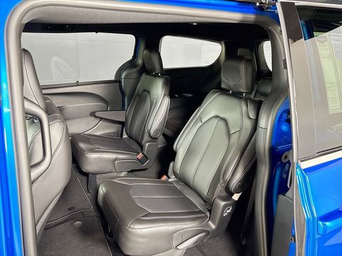 New 2026 Chrysler Pacifica Select FWD image 18