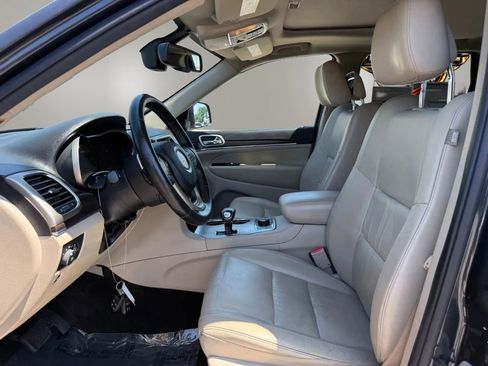 Used 2014 Jeep Grand Cherokee Limited AWD/4WD image 2