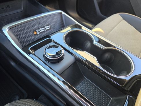 Used 2026 Chevrolet Equinox ACTIV image 23