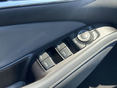 Used 2020 Buick Enclave Essence w/ Sport Touring Edition FWD image 15