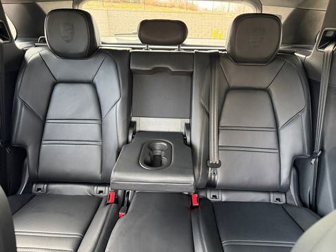 New 2026 Porsche Cayenne image 24