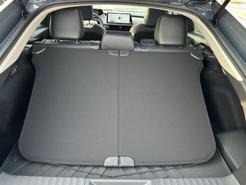 New 2025 Toyota Prius Plug-In Hybrid FWD image 30