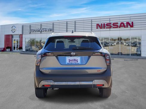 New 2026 Nissan Kicks SR w/ SR Premium Package FWD image 7