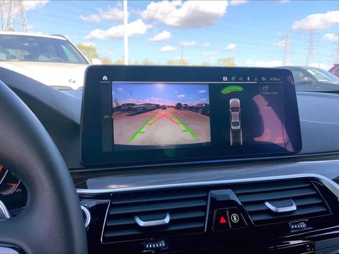 Used 2022 BMW 540i w/ Premium Package image 24