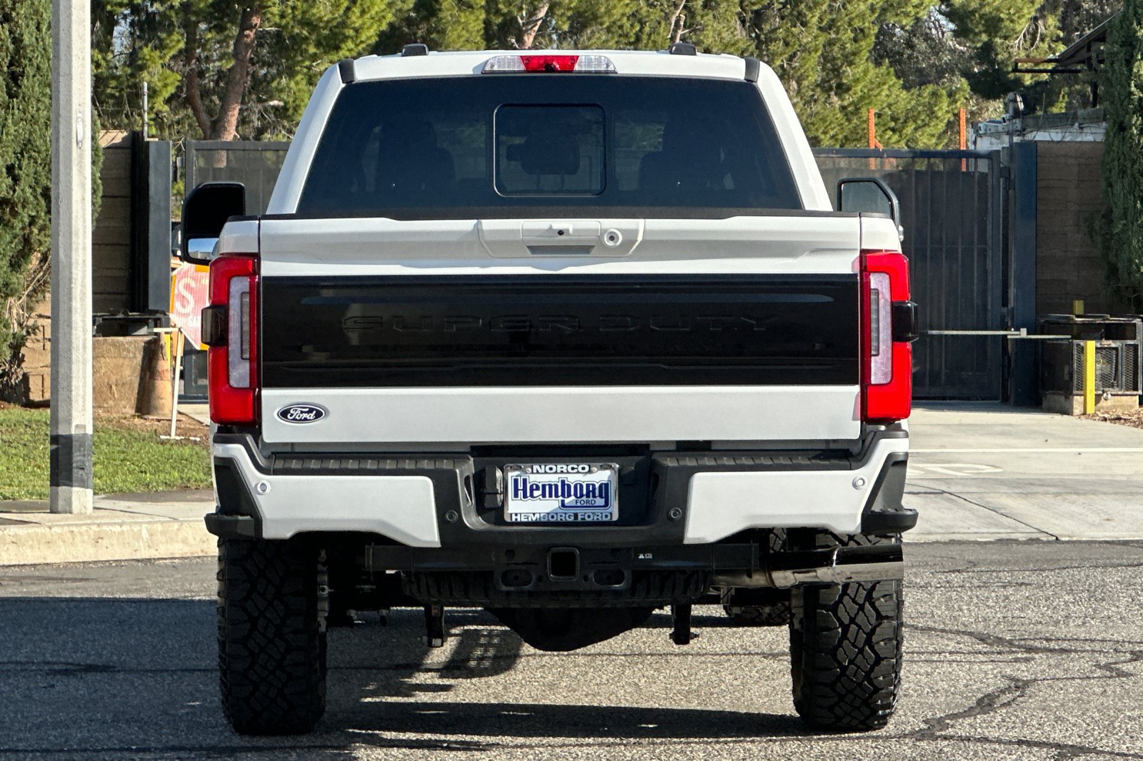 New 2027 Ford F250 Platinum w/ Tremor Off-Road Package AWD/4WD image 5