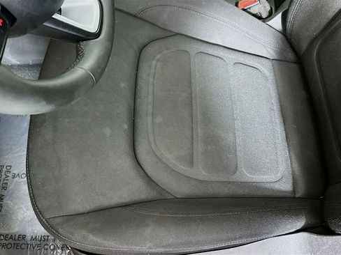 Used 2019 Jeep Renegade Latitude w/ Popular Equipment Group image 19