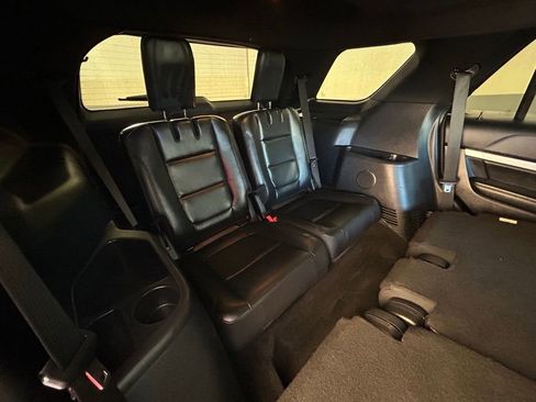 Used 2017 Ford Explorer XLT w/ Equipment Group 202A image 18