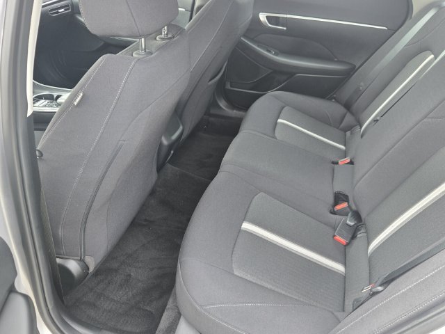 Used 2023 Hyundai Sonata SE FWD image 11