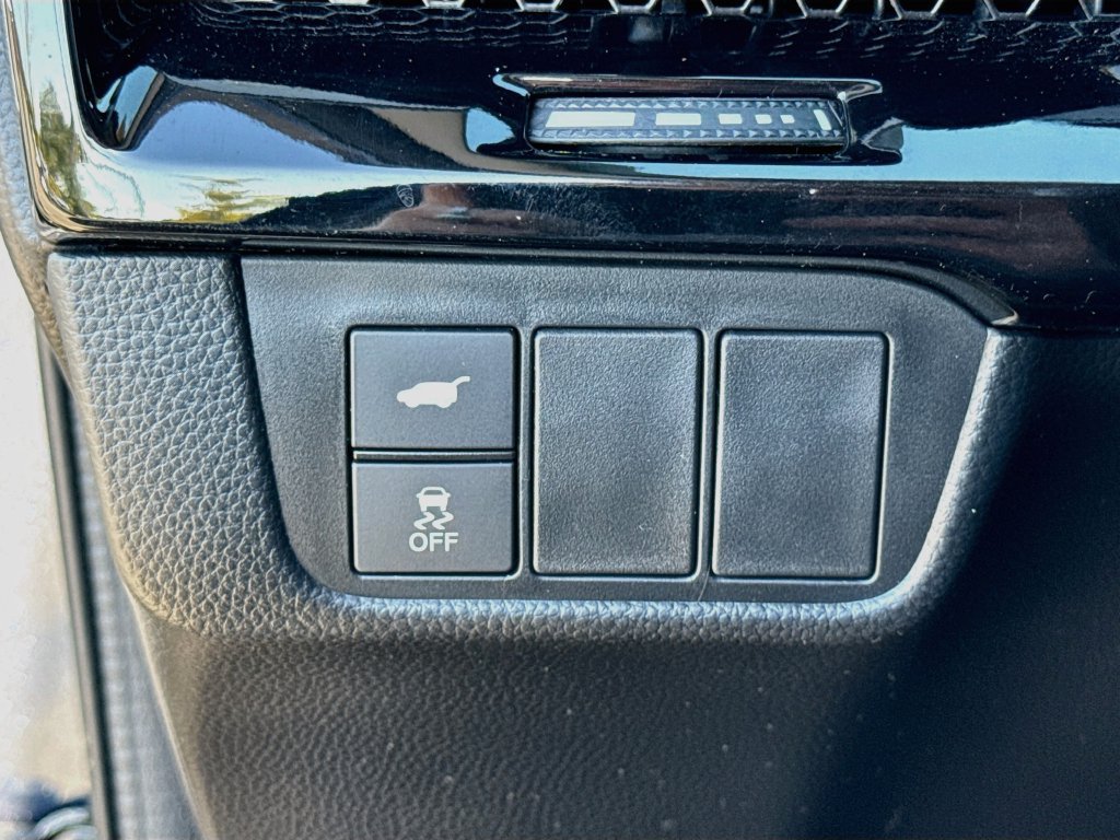 Used 2025 Honda CR-V EX-L image 17