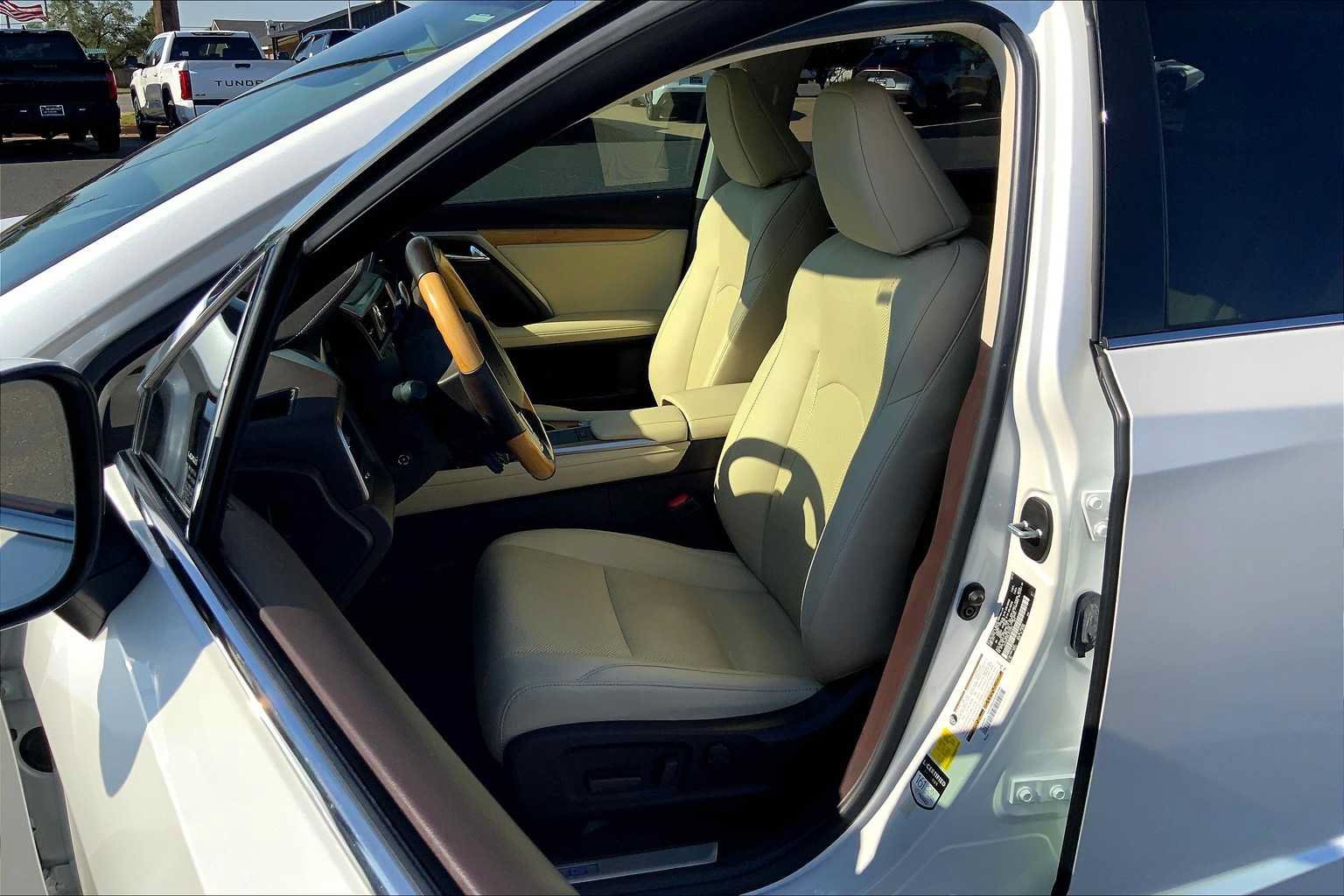 Used 2020 Lexus RX 450hL AWD w/ Premium Package image 8