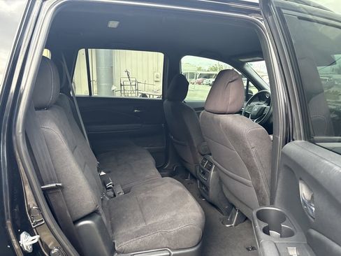 Used 2022 Honda Pilot Sport image 11