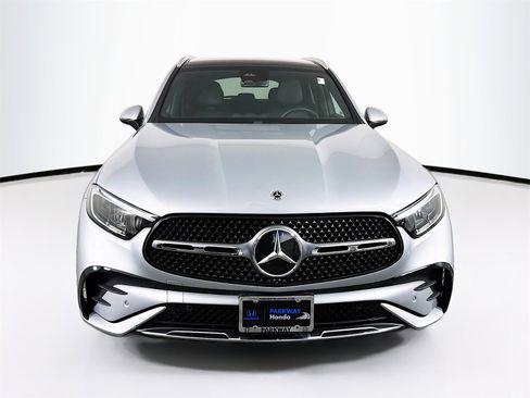 Used 2023 Mercedes-Benz GLC 300 4MATIC image 2