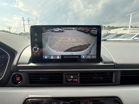 Used 2025 Honda Pilot EX-L image 14
