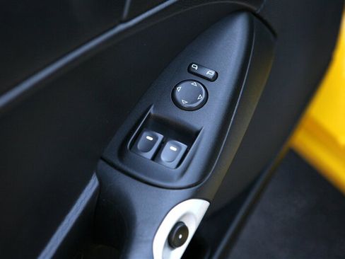 Used 2012 Chevrolet Corvette Coupe RWD image 18