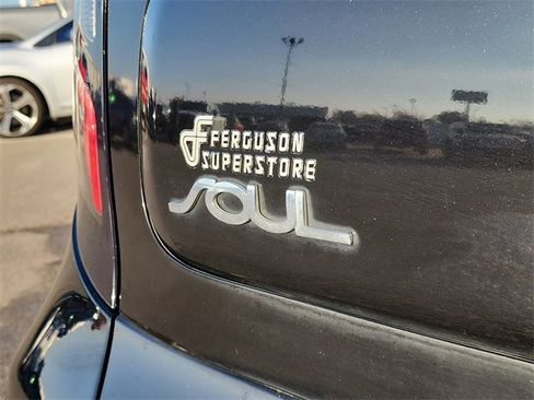 Used 2018 Kia Soul Base w/ Convenience Package image 4