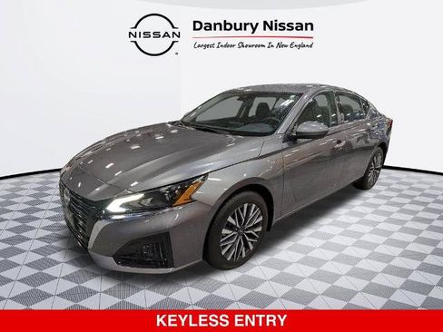 Certified 2023 Nissan Altima 2.5 SV AWD/4WD image 8