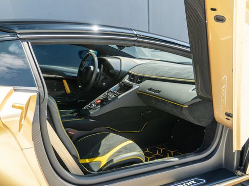 Used 2020 Lamborghini Aventador SVJ AWD/4WD image 56