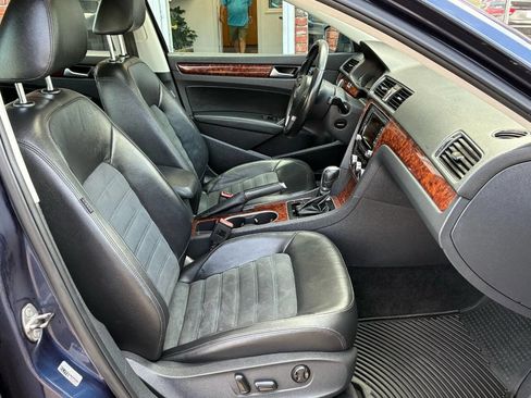 Used 2013 Volkswagen Passat TDI SEL Premium image 13