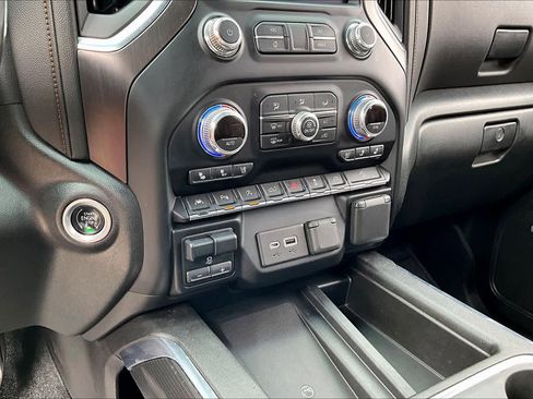 Used 2021 GMC Sierra 1500 AT4 w/ AT4 Premium Package AWD/4WD image 32