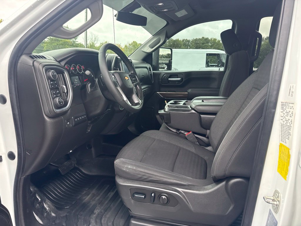 Used 2023 Chevrolet Silverado 3500 LT w/ Convenience Package AWD/4WD image 3