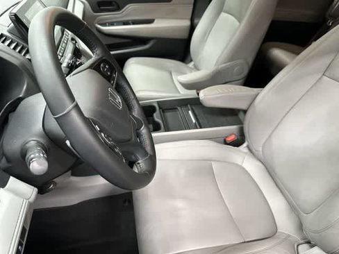 Used 2018 Honda Odyssey Touring image 10