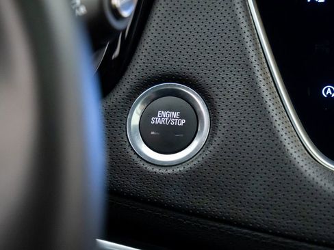 Used 2025 Cadillac XT6 Luxury image 21