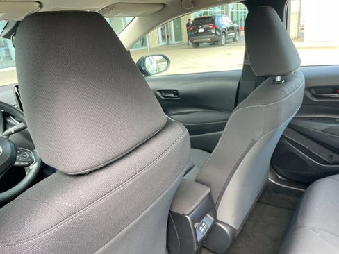 Used 2025 Toyota Corolla LE FWD image 18