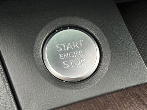 Used 2023 Audi Q5 2.0T Premium w/ Convenience Package image 19