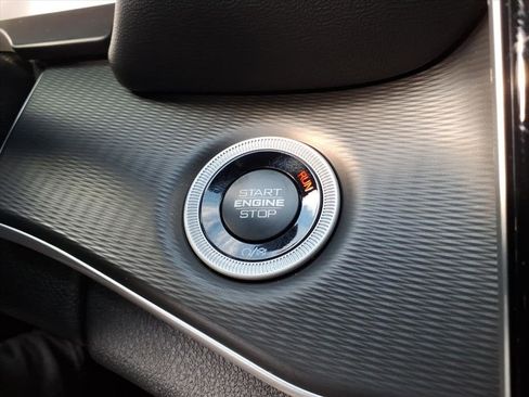 New 2025 Jeep Grand Cherokee Laredo X w/ Luxury Tech Group I image 13