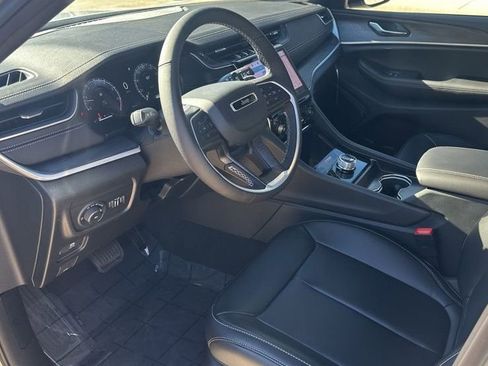 New 2025 Jeep Grand Cherokee L Limited image 17