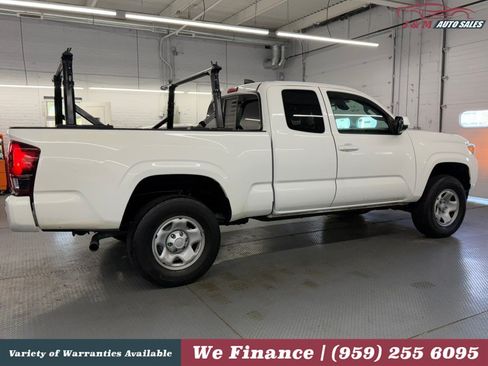 Used 2022 Toyota Tacoma SR w/ SR Convenience Package AWD/4WD image 6