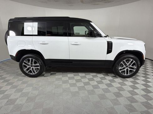 New 2026 Land Rover Defender 110 X-Dynamic SE image 6