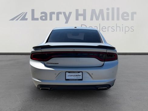 Used 2021 Dodge Charger SXT w/ Blacktop Package RWD image 4