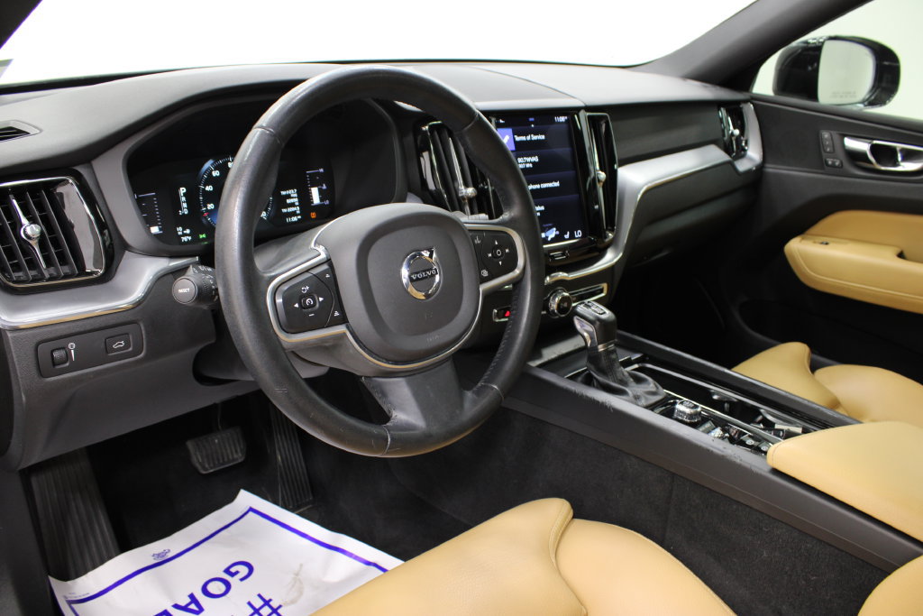 Used 2019 Volvo XC60 T6 Momentum w/ Premium Package AWD/4WD image 16