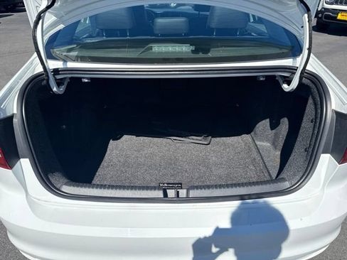 Used 2017 Volkswagen Jetta SE FWD image 10