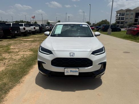 Certified 2026 Honda HR-V EX-L image 3