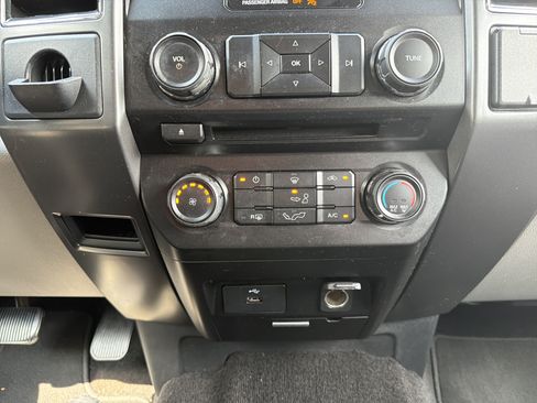 Used 2018 Ford F150 XLT w/ Equipment Group 301A Mid RWD image 24