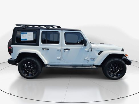 Used 2022 Jeep Wrangler Unlimited Sahara w/ Cold Weather Group AWD/4WD image 2
