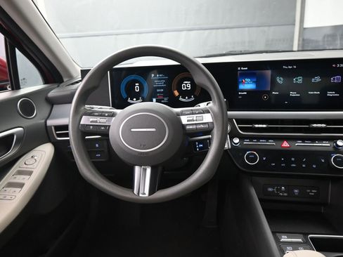 Used 2025 Hyundai Sonata SEL image 12