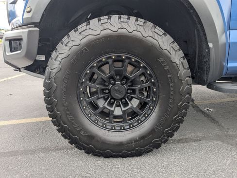 Used 2019 Ford F150 Raptor w/ Equipment Group 802A Luxury AWD/4WD image 38