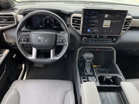 Used 2025 Toyota Tundra Limited AWD/4WD image 11