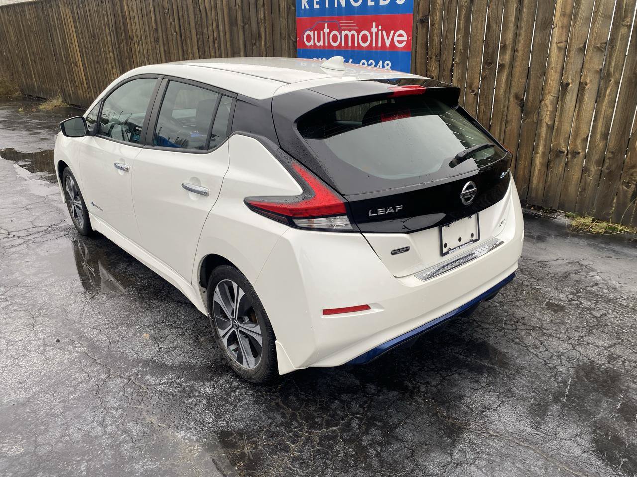Used 2018 Nissan Leaf SV w/ Protection Package FWD image 6